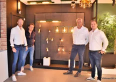 De mannen van Lucide, met v.l.n.r. Robert Wats, Toine Netten, Anne-Peter van de Pol en Glenn van Coeverden, voor een deel van de nieuwe collectie. Het bedrijf ontwikkelt en produceert sinds haar oprichting in 1989 hoogwaardige en trendsettende lichtoplossingen.